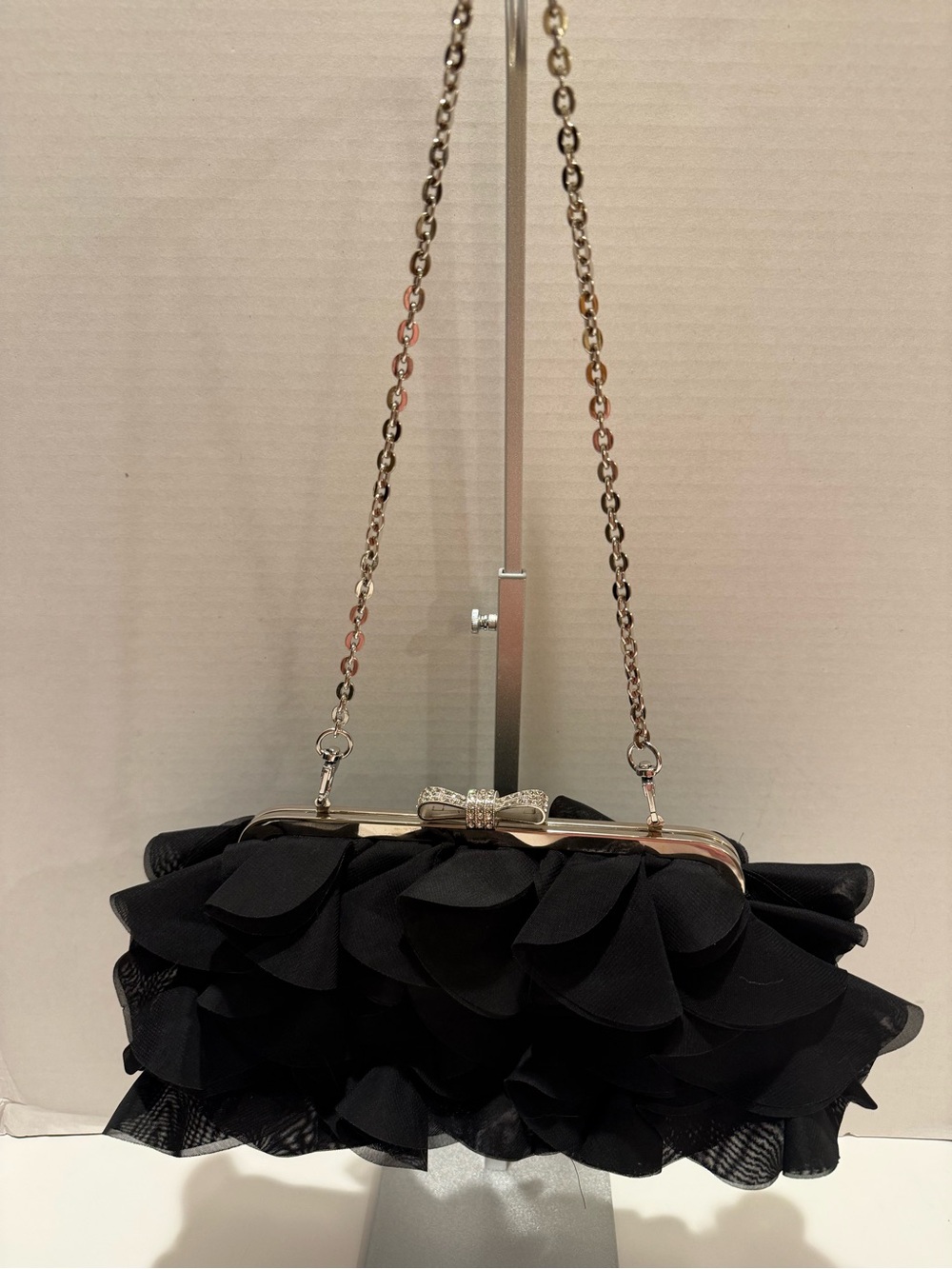 Elegant Black Ruffled Chain-Handle Clutch with Crystal Detail - Picture 4 of 15